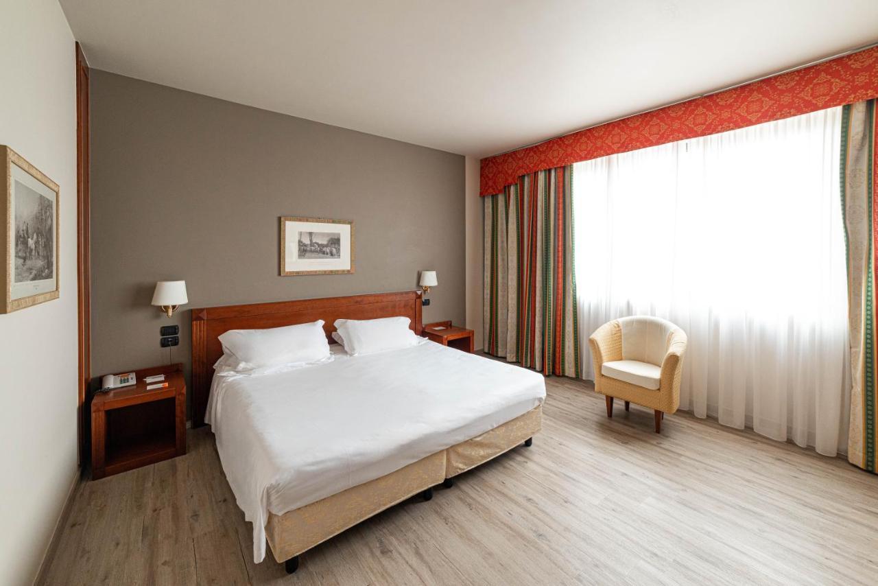 Phi Hotel Cavalieri Bra Esterno foto